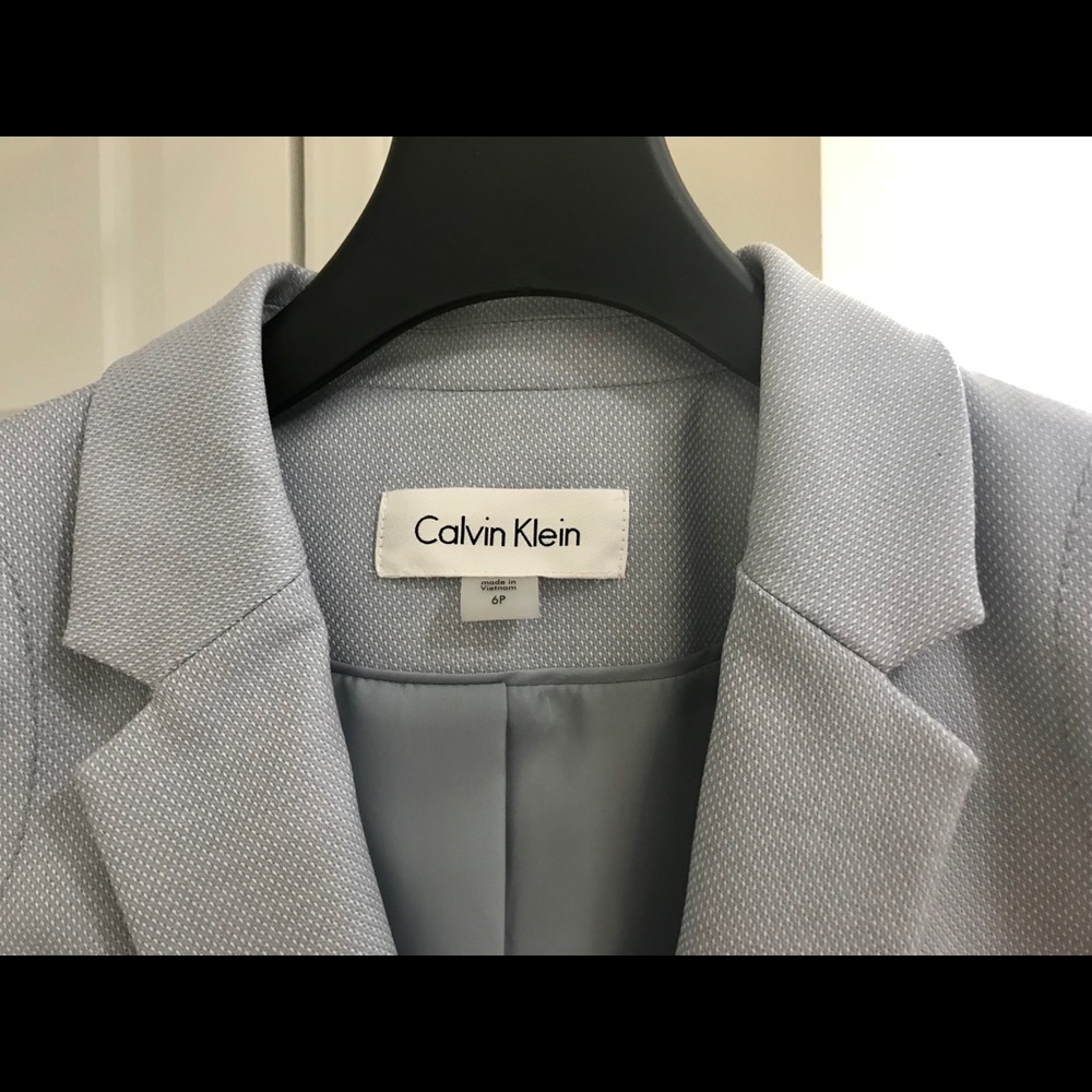 Calvin Klein top - Picture 2 of 4